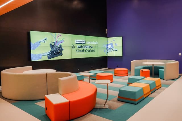 Telao e lounge do PA Teens